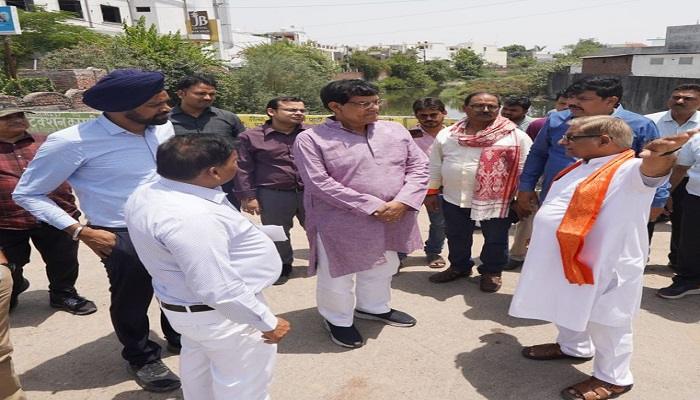नगर विकास मंत्री ने जोन 05 और 08 क्षेत्र के नालों का किया स्थलीय निरीक्षण