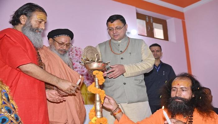 प्रधानमंत्री के नेतृत्व में तेजी से विकास कर रहा देश: सीएम धामी