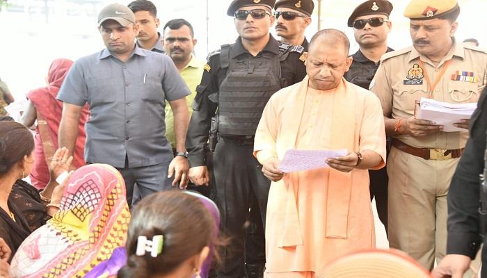 सीएम योगी ने जनता दर्शन में न्याय का दिया भरोसा