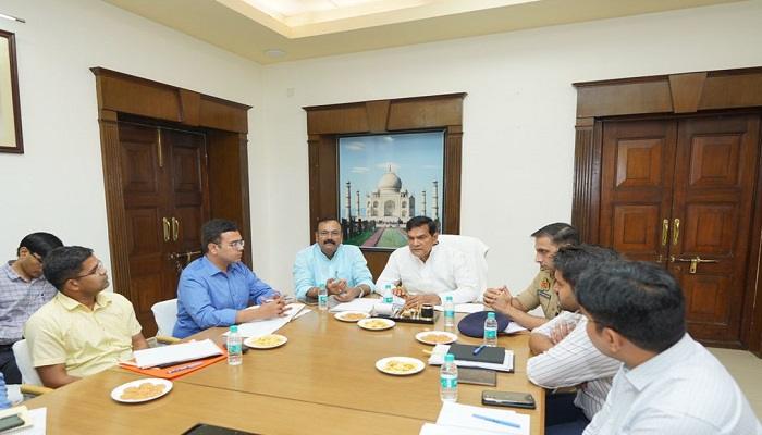 जिले में गौशलाओं के लिये बनवायी जाए डिस्पेंसरी: एके शर्मा