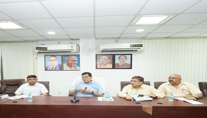 लखनऊ की विद्युत व्यवस्था में तत्काल सुधार लाएं, लेसा अधिकारियों की लगाई क्लास: एके शर्मा