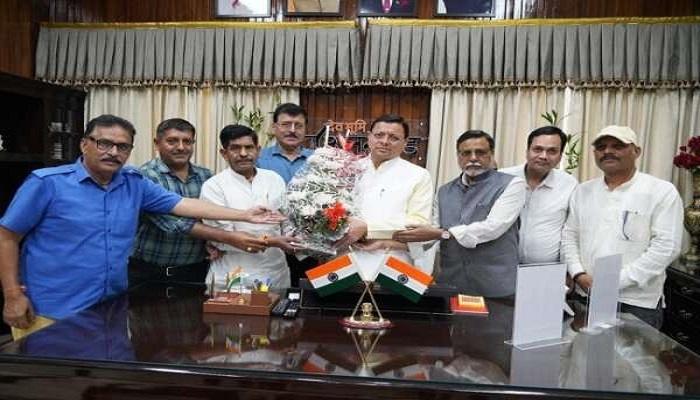 सीएम धामी से मिला पत्रकारों का प्रतिनिधिमंडल, सुरक्षा-विज्ञापन के मुद्दों पर मिला आश्वासन