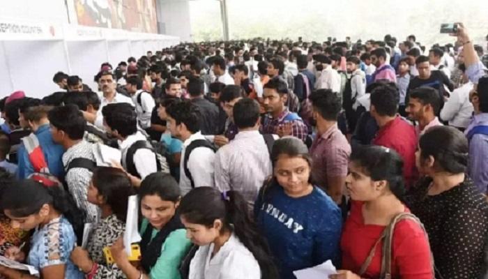 वाराणसी में लगा मेगा जॉब फेयर, 208 युवाओं को मिली नौकरी, 20 को मिला 6 लाख का पैकेज
