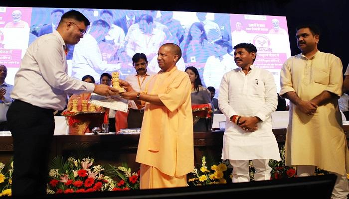सरकार की योजनाओं के साथ जुड़कर कार्य कर करना ही अभ्युदय की सार्थकता: सीएम योगी