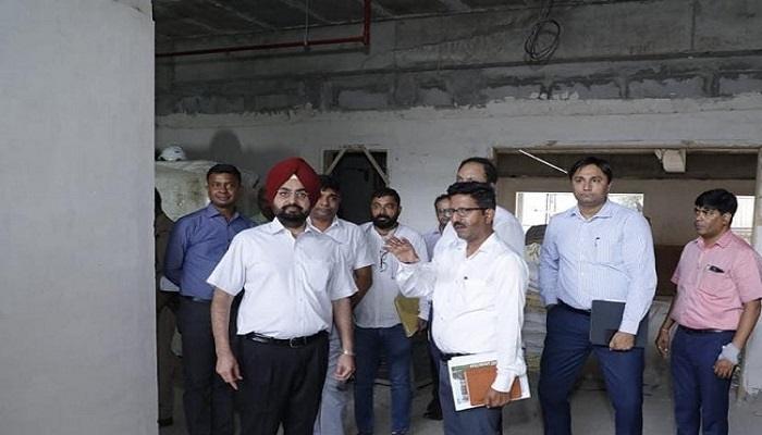 मुख्य सचिव ने दिल्ली स्थित निर्माणाधीन उत्तराखण्ड निवास का किया निरीक्षण