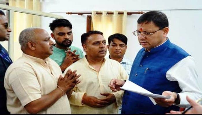 सफाई कर्मियों की समस्याओं को लेकर सीएम धामी से मिले कर्मचारी नेता