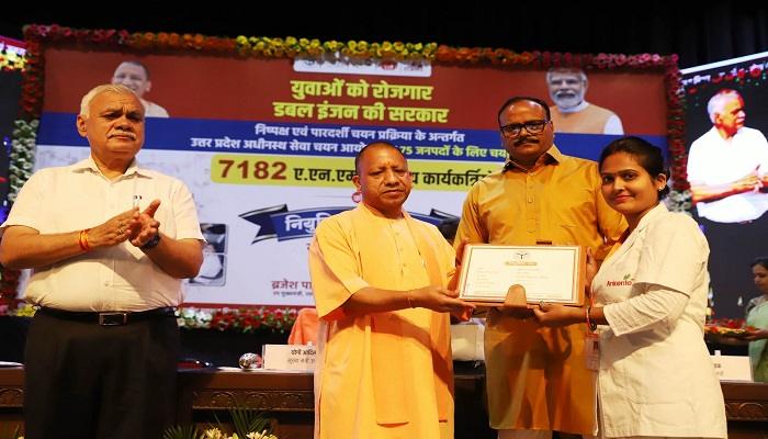 प्रदेश में अब तक 6 लाख भर्तियां, किसी को नहीं पड़ी सिफारिश की जरूरतः सीएम योगी