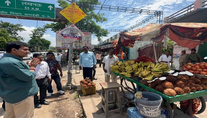 नगर विकास मंत्री ने जाना सफाईकर्मियों का कुशलक्षेम, बेहतर साफ-सफाई के दिए निर्देश
