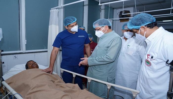 Chamoli Accident: सीएम धामी ने एम्स पहुंचकर जाना घायलों का हाल