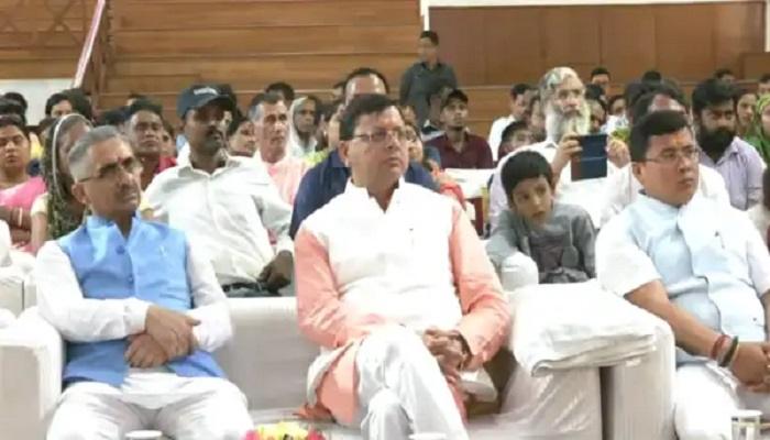 प्रधानमंत्री की अपील का असर, तीर्थयात्री खरीद रहे हैं भोजपत्र के उत्पाद: धामी