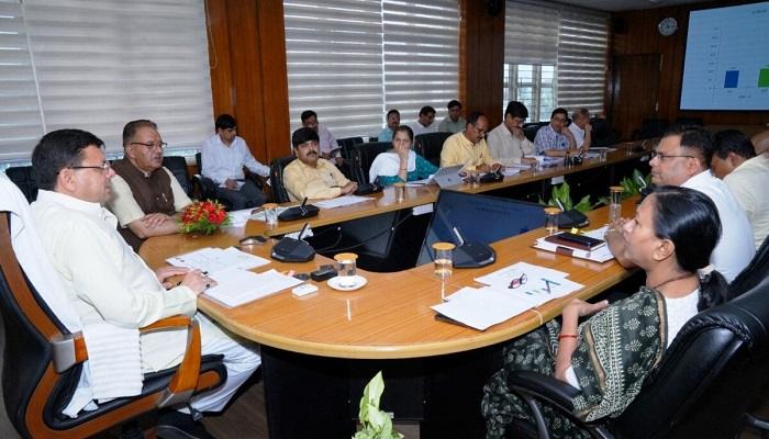 सीएम धामी ने की ग्राम्य विकास और पंचायतीराज विभाग की समीक्षा