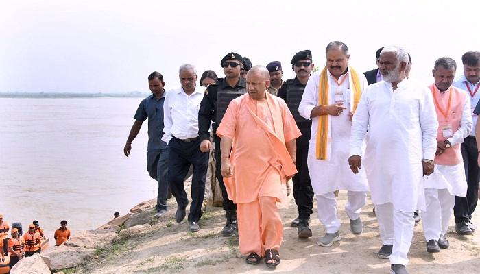 बाढ की विषम परिस्थितियों से निपटने को सरकार तैयार: सीएम योगी
