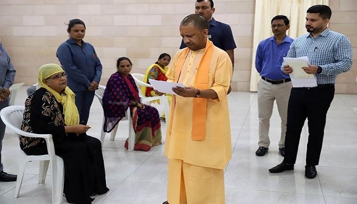 हर जरूरतमंद को इलाज के लिए सहायता राशि उपलब्ध कराई जाएगी: सीएम योगी