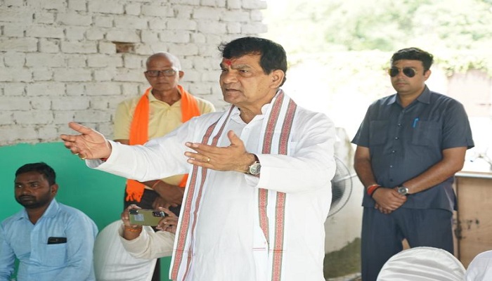 घोसी के विकास के लिए दारा सिंह चौहान का विजयी होना आवश्यक: एके शर्मा