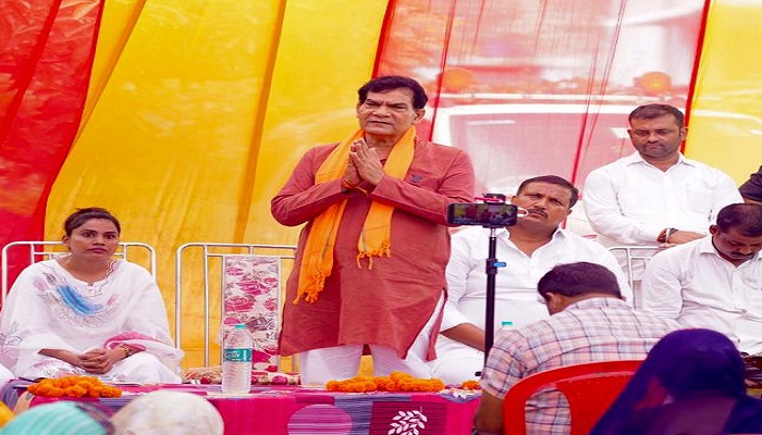 लोगों के समर्थन से भाजपा प्रत्याशी को मिलेगा प्रचण्ड बहुमत: एके शर्मा