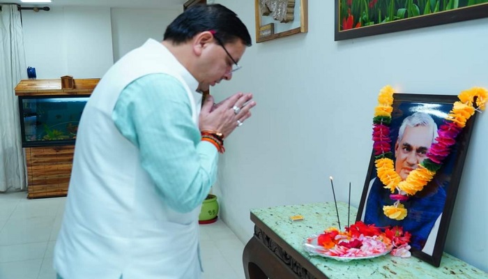 सीएम धामी ने अटल बिहारी वाजपेयी को पुण्यतिथि पर दी श्रद्धांजलि