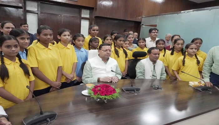सीएम धामी ने इसरो की टीम, वैज्ञानिकों व देश की जनता को दी बधाई