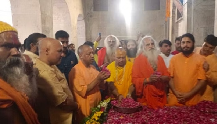 रामलला के दरबार में सीएम योगी ने लगाई हाजिरी, देखी मंदिर निर्माण की प्रगति