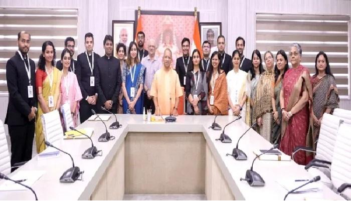 संवाद, समन्वय और सकारात्मकता बनाएगी सफल प्रशासनिक अधिकारी: सीएम योगी