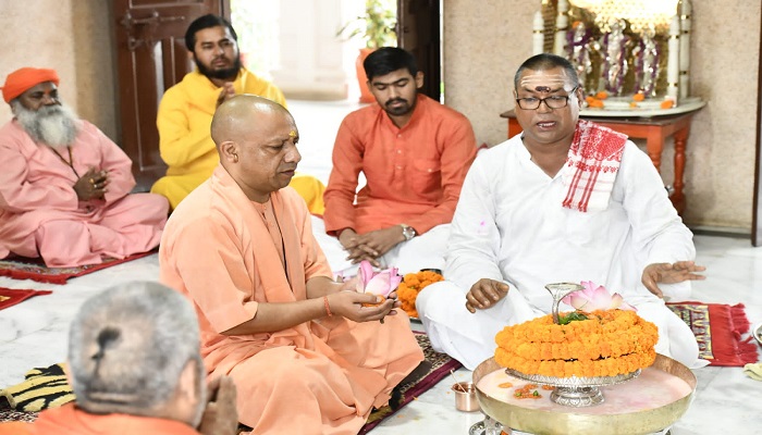 रुद्राभिषेक कर सीएम ने की सभी नागरिकों के सुख, समृद्धि की प्रार्थना