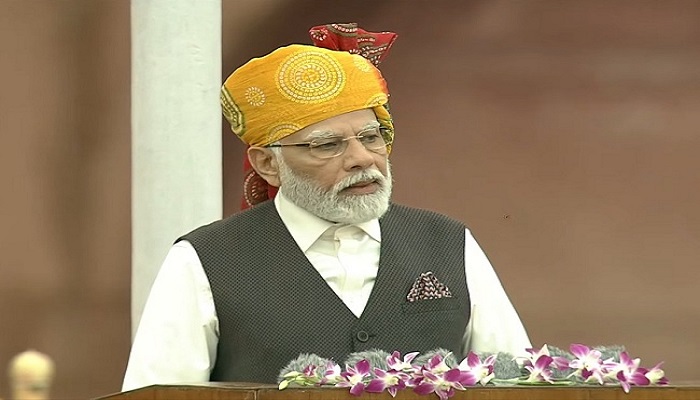 ‘आज देश प्रगति की राह पर चल पड़ा है’, लाल किले के प्राचीर से बोले पीएम मोदी