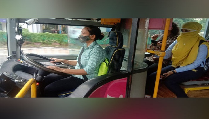 पूरी तरह महिलाओं के जिम्मे होगा पिंक बसों का संचालन