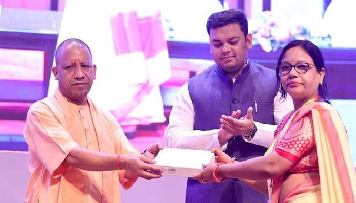 मॉर्निंग असेंबली को बनाएं पाठ्यक्रम का हिस्साः सीएम योगी
