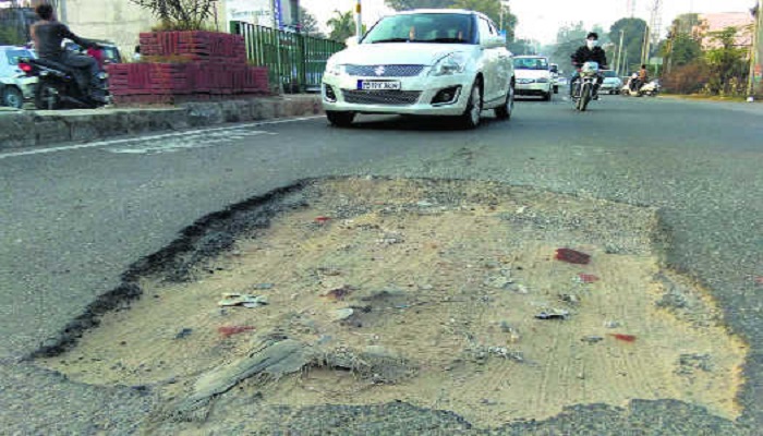 275 करोड़ रुपए से उत्तर प्रदेश की सड़कों को गड्ढा मुक्त बना रही योगी सरकार