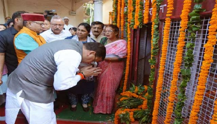 सीएम धामी ने उत्तराखण्ड राज्य आन्दोलनकारी शहीदों को अर्पित की श्रद्धांजलि