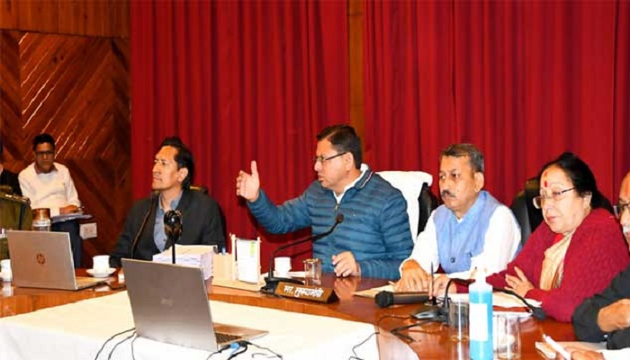 सीएम धामी की अफसरों को सख्त हिदायत, बैठक में होमवर्क करके आये