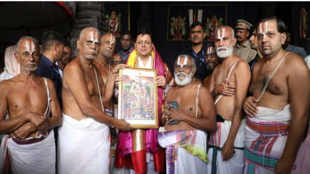 धामी ने चेन्नई स्थित पार्थसारथी भगवान के दर्शन कर की पूजा अर्चना