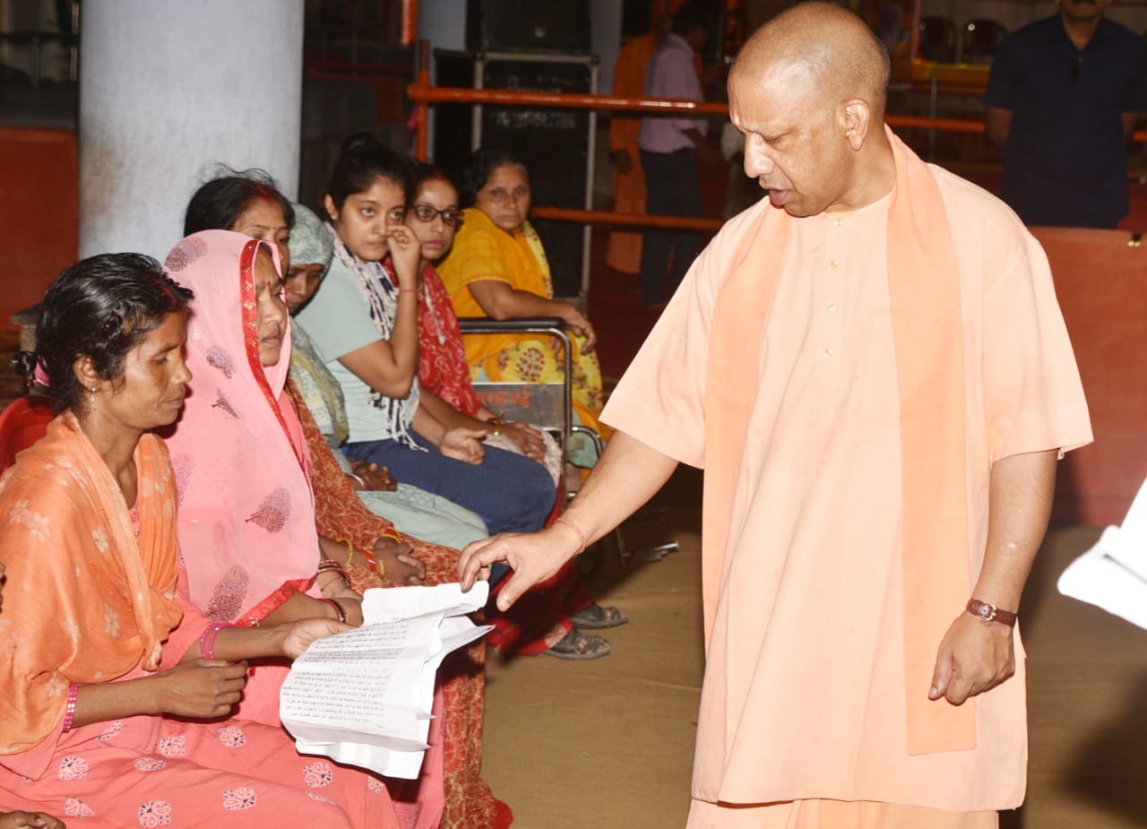 जनता दर्शन में बोले सीएम योगी- किसी को भी घबराने की आवश्यकता नहीं