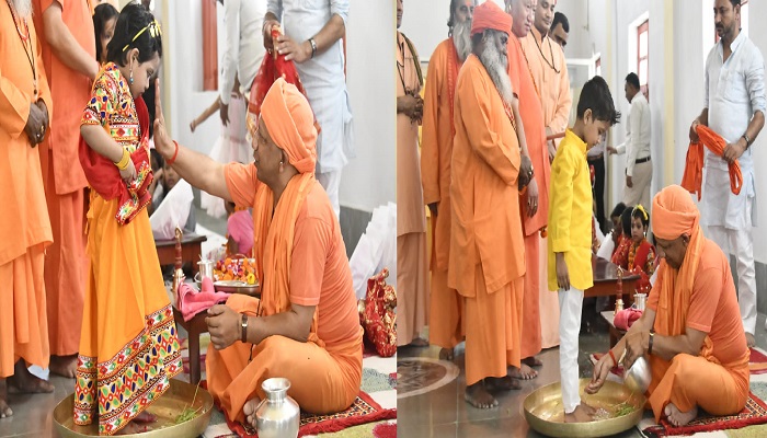 बेटियों के पांव पखार सीएम योगी ने की मातृ शक्ति की आराधना