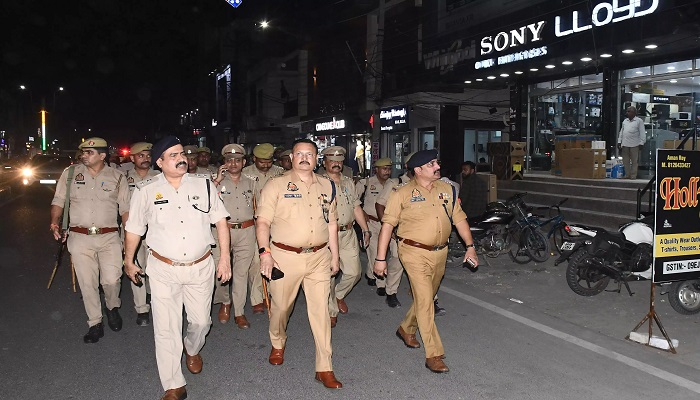 योगी सरकार की पुलिस ने पैदल गश्त से और मजबूत की कानून व्यवस्था