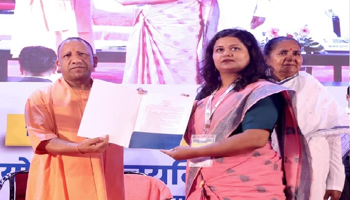 सीएम योगी ने 219 प्रधानाचार्यों को सौंपा नियुक्ति पत्र