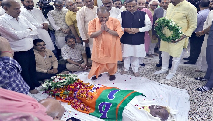 पूर्व मंत्री आशुतोष टंडन के निधन पर सीएम योगी ने जताया शोक