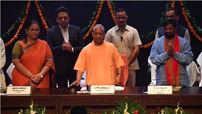 सीएम योगी ने 1.75 करोड़ परिवारों को दिया नि:शुल्क रसोई गैस सिलेंडर का तोहफा