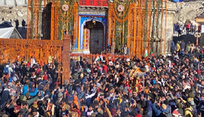 भक्तों के हौसले बुलंद, अब तक 11 लाख 42 हजार से अधिक पहुंचे केदारनाथ