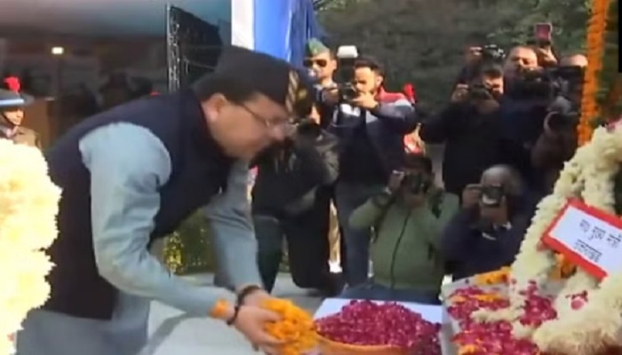 विजयदिवस पर शहीद नायकों को किया गया याद, मुख्यमंत्री धामी ने श्रद्धांजलि अर्पित कर किया नमन