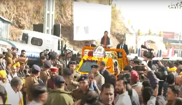 वीर बाल दिवस पर सीएम धामी पहुंचे टिहरी, 415 करोड़ से ज्यादा की विकास योजनाओं की दी सौगात