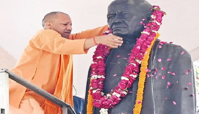 सीएम योगी ने सरदार वल्लभ भाई पटेल की पुण्यतिथि पर अर्पित की श्रद्धांजलि