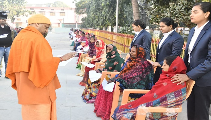 पीड़ितों की सहायता में लापरवाही पर होगी कार्रवाई: सीएम योगी