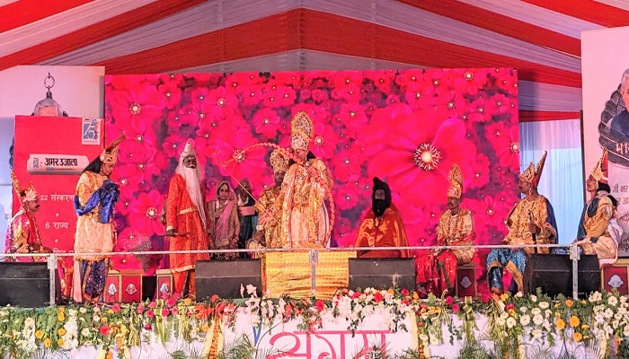 वृद्धजनों के हुनर से सजा मंच, रामलीला का भावपूर्ण हुआ मंचन