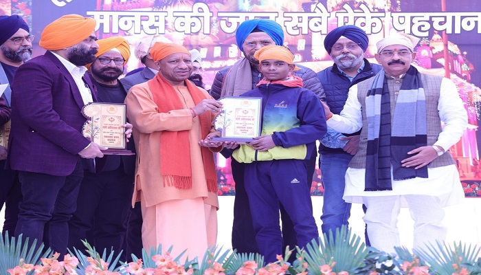 सिख जहां भी रहता है, अपने परिश्रम, पुरुषार्थ और सेवाकार्य के लिए जाना जाता है: योगी