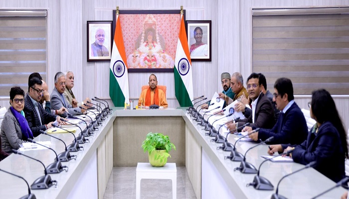 सेमीकंडक्टर विनिर्माण बड़ा क्षेत्र, उत्तर प्रदेश को आगे बढ़कर लेना होगा लाभ: योगी