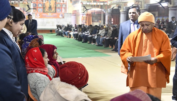सबकी समस्या का निस्तारण सरकार की प्राथमिकता: सीएम योगी