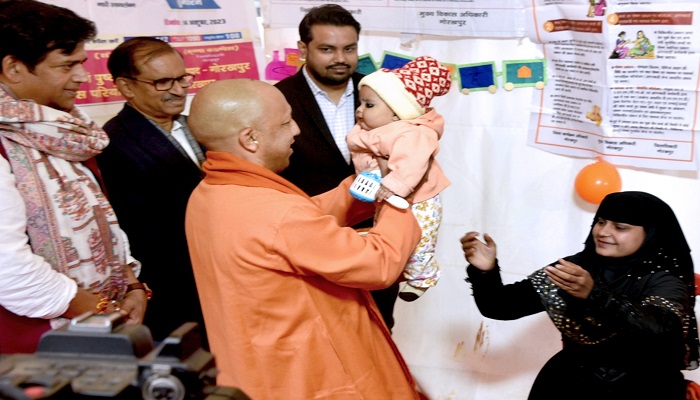 जाति, मत, मजहब से परे हर पात्र को मिल रहा योजनाओं का लाभ: सीएम योगी