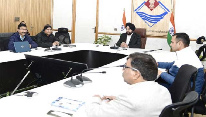 मुख्य सचिव ने ड्रोन पॉलिसी के सम्बन्ध में अधिकारियों के साथ की बैठक