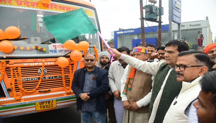 एके शर्मा ने बड़ागांव में नए बस स्टॉप का किया उद्घाटन