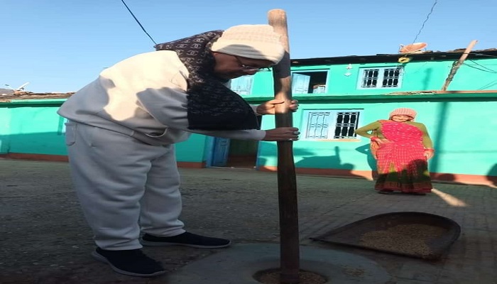 ‘गांव चलो अभियान’ से पलायन मिटाने निकले सीएम धामी